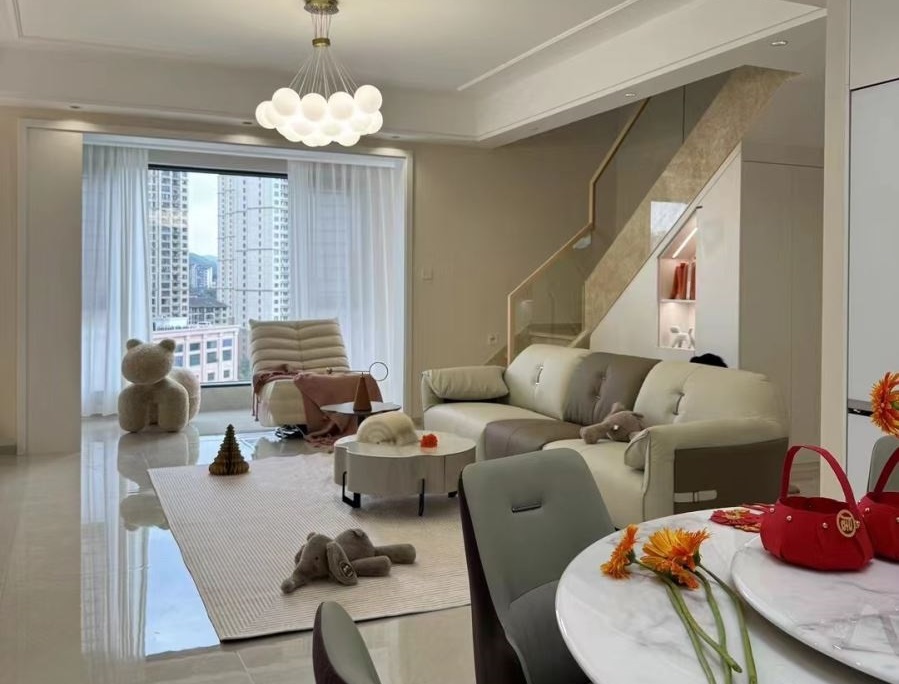 奶油風(fēng)復(fù)式樓設(shè)計(jì)落地